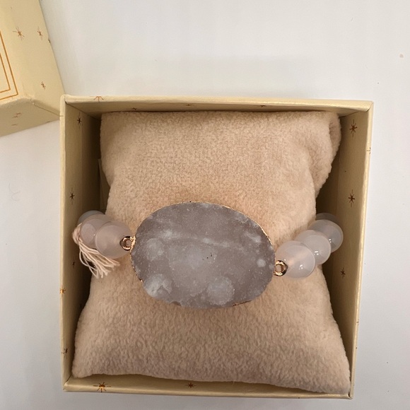 Arm candy energy rock bracelet - Picture 4 of 4